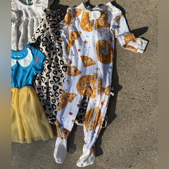 Bundle of Baby Clothes - Size 12 months - 2T - Picture 5 of 11